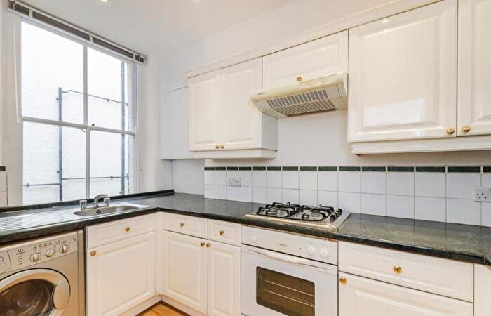 2 Bedroom Apartment To Rent In Grove End Road, St Johns Wood, London, NW8