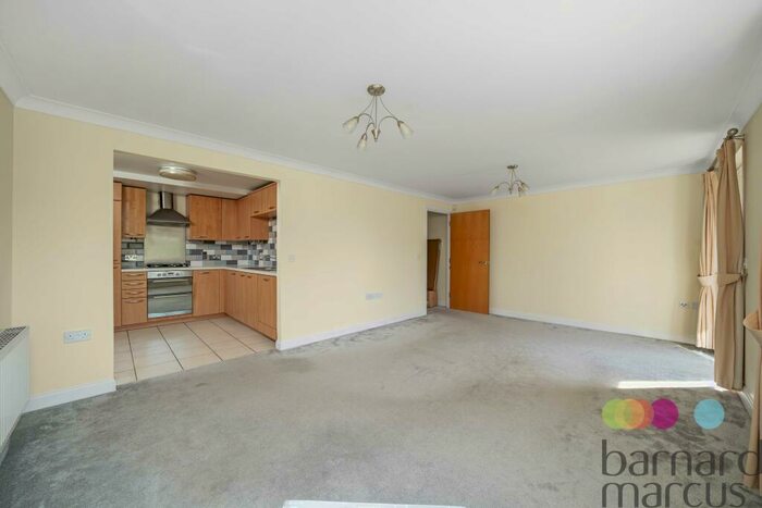 2 Bedroom Apartment To Rent In Hale Lane, Edgware, HA8