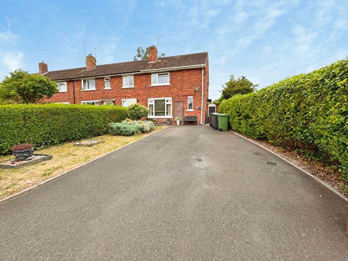 2 Bedroom End Of Terrace House For Sale In Redbourne Drive, Lincoln, Lincolnshire, LN2