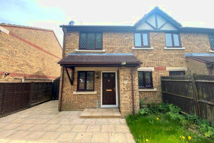1 Bedroom Property To Rent In Stanton Close, Orpington, BR5