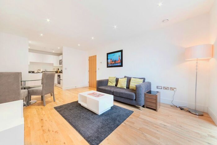 2 Bedroom Flat To Rent In Beacon Point, Dowells Street, New Capital Quay, London, SE10