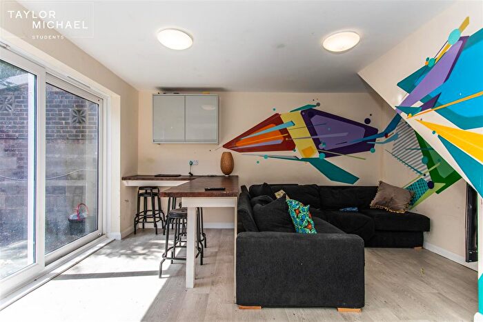 6 Bedroom Semi-Detached House To Rent In Dartmouth Crescent, Brighton, BN2