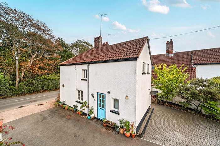 2 Bedroom Cottage For Sale In Lympstone, Exmouth, Devon, EX8