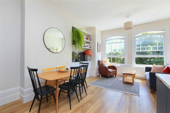 2 Bedroom Flat To Rent In Elmbourne Road, Tooting, London, SW17