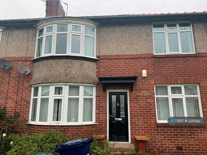 2 Bedroom Flat To Rent In Ferndene Grove, Newcastle Upon Tyne, NE7
