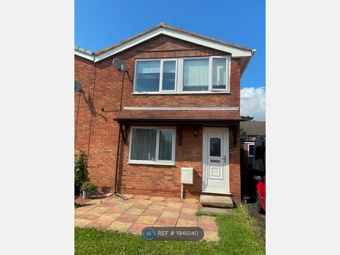 3 Bedroom Semi-Detached House To Rent In Greenfield Gardens, Elton, Chester, CH2