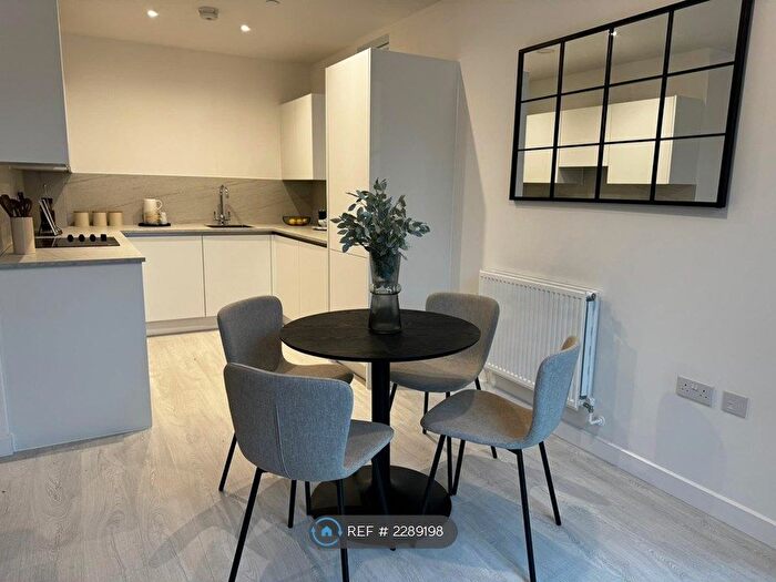 2 Bedroom Flat To Rent In Shearwater Drive, Hendon, NW9