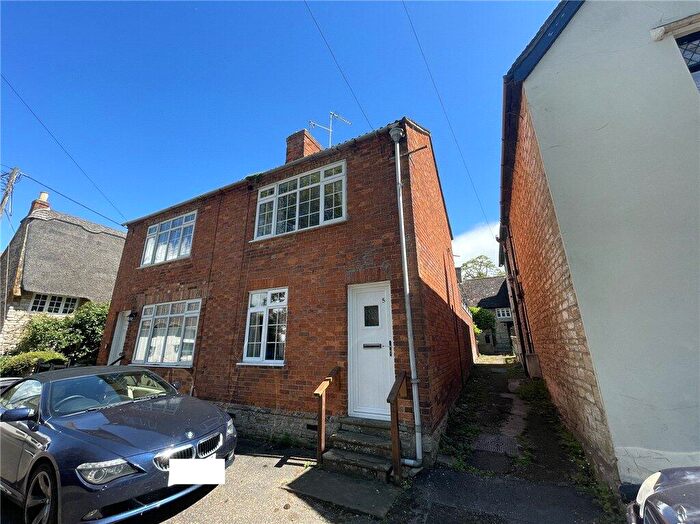 1 Bedroom Semi-Detached House For Sale In Church Walk, Harrold, MK43