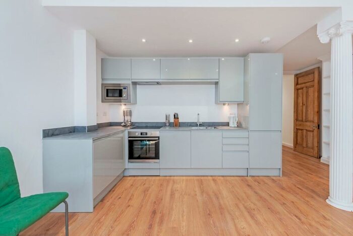 3 Bedroom Apartment To Rent In Westgate Terrace London, SW10