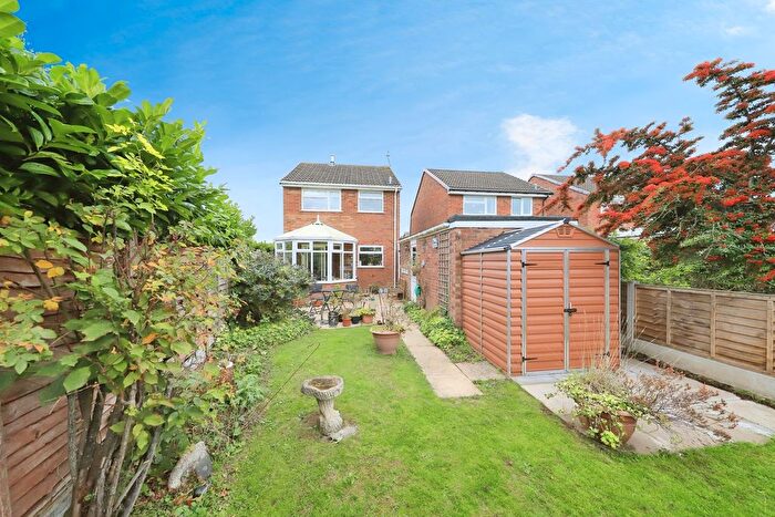 3 Bedroom Detached House For Sale In Edward Road, Perton Wolverhampton, Staffordshire, WV6