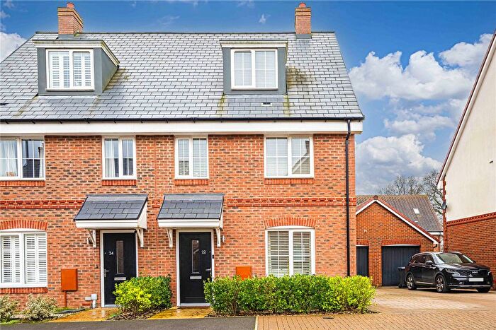 4 Bedroom Semi Detached House For Sale In Hedgehog Way, Berkhamsted, Hertfordshire, HP4