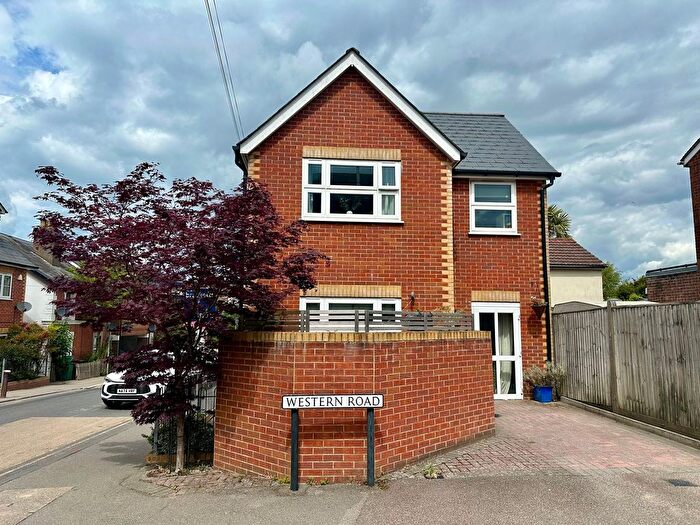 2 Bedroom Detached House For Sale In Quarry Road, Tunbridge Wells, TN1