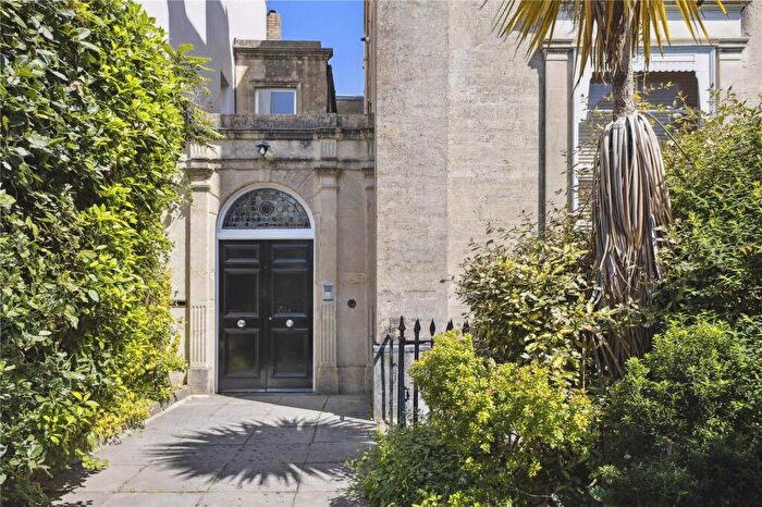 2 Bedroom Apartment To Rent In Canynge Square, Bristol, Somerset, BS8