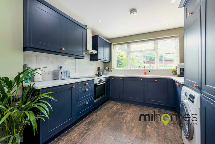 2 Bedroom Apartment To Rent In Beaconsfield Road, New Southgate, N11