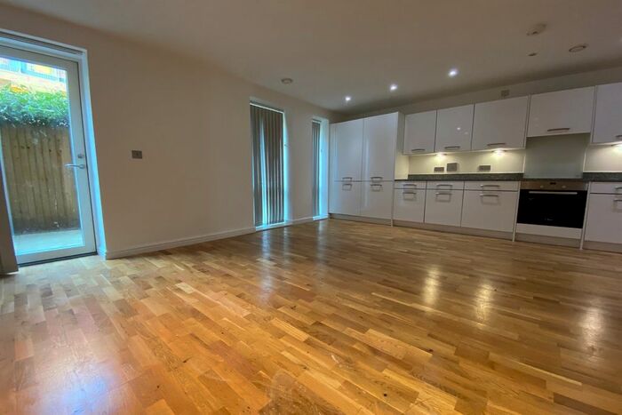4 Bedroom Terraced House To Rent In Austin Street, London, E2