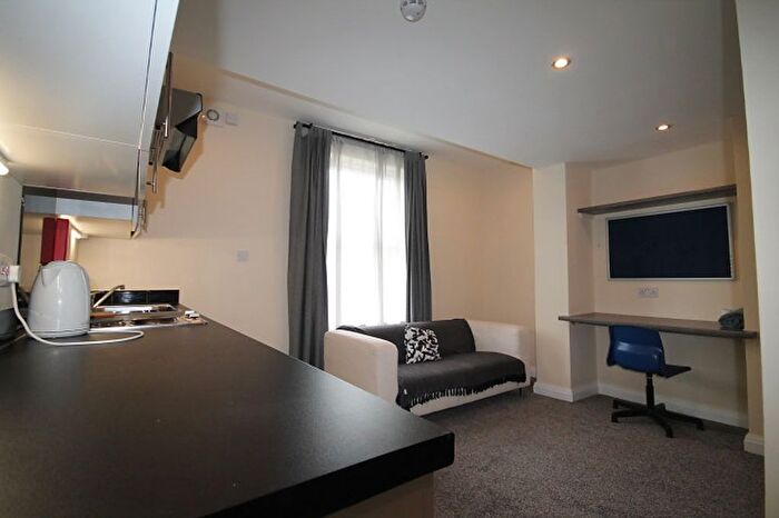 1 Bedroom Flat To Rent In Midland Road, Leeds, LS6