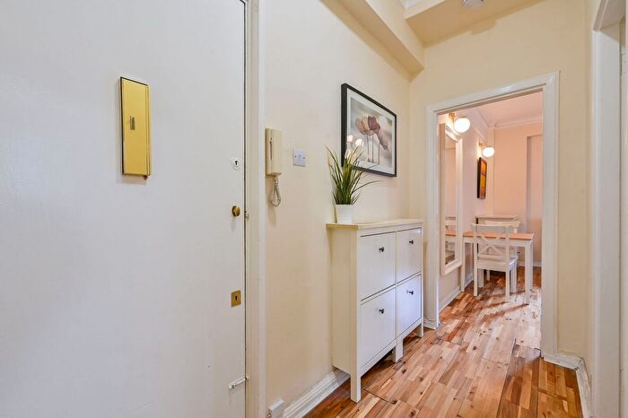 Studio To Rent In Clare Court, Bloomsbury, London, WC1H