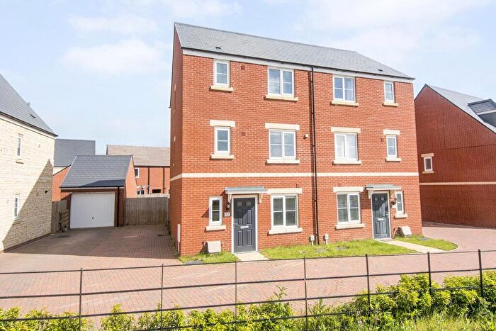 4 Bedroom House For Sale In Barn Owl Drive, Rothwell, Kettering, NN14