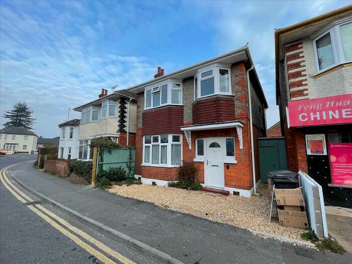 3 Bedroom Detached House To Rent In Withermoor Road, Winton, Bournemouth, BH9