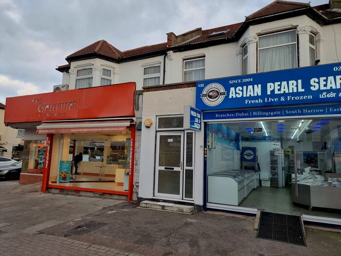 3 Bedroom Flat To Rent In Ilford Lane, Ilford IG1