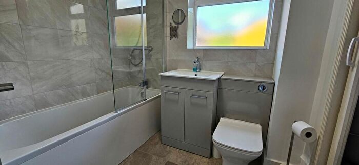 2 Bedroom Apartment To Rent In Milton Road, Harpenden, AL5