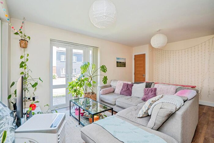 1 Bedroom Flat For Sale In Abbess Way, Waterlooville, Hampshire, PO7