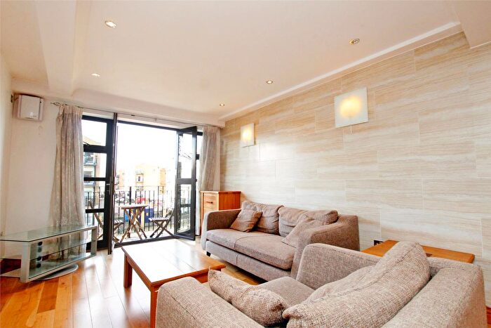 2 Bedroom Flat To Rent In Copperfield Road, Mile End, London, E3