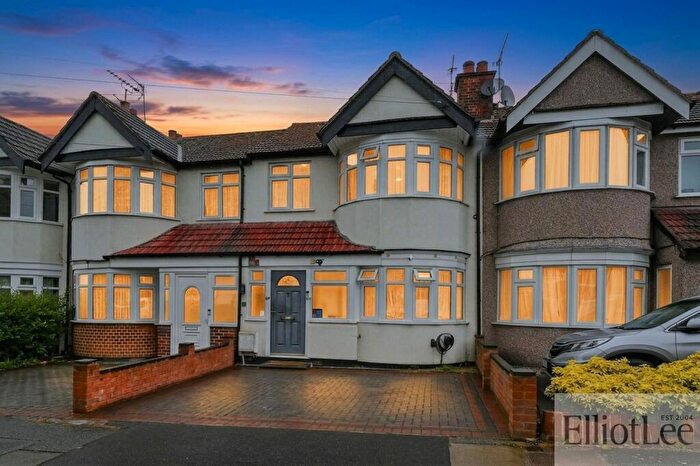 4 Bedroom Terraced House For Sale In Kings Road, Harrow, HA2