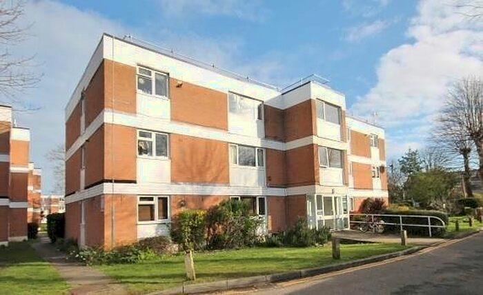 2 Bedroom Flat To Rent In Riverbank, Laleham Road, Staines-Upon-Thames, Surrey TW18