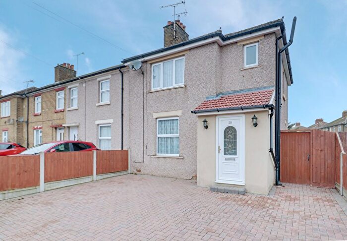 3 Bedroom Terraced House For Sale In Church View, Aveley, South Ockendon, RM15