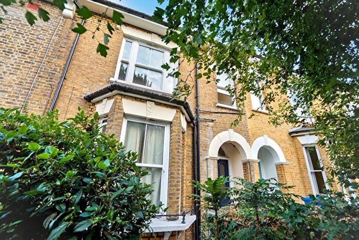 2 Bedroom Flat For Sale In Friern Road, London, SE22