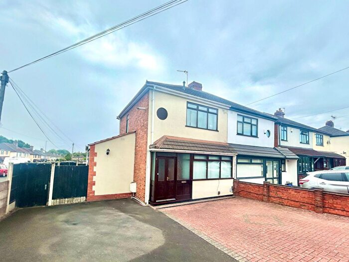 2 Bedroom Semi Detached House To Rent In Bradley Lane, Bilston, WV14