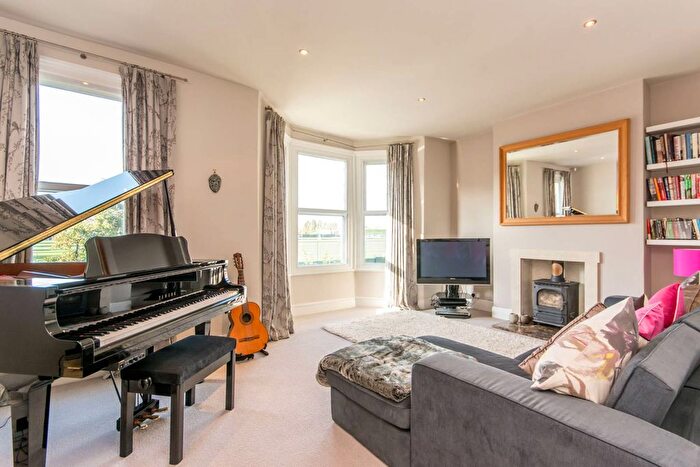 4 Bedroom Maisonette To Rent In Pavilion Terrace, North Kensington, London, W12