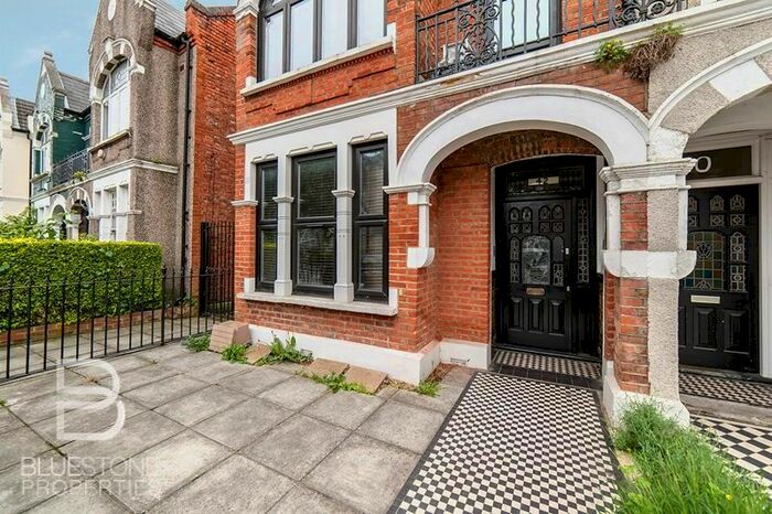 1 Bedroom Flat To Rent In Gleneldon Road, London, SW16