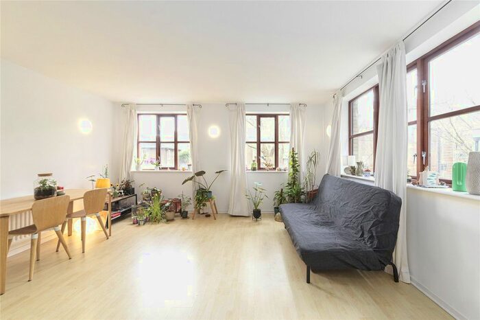 2 Bedroom Flat To Rent In Little London Court, Mill Street, London, SE1