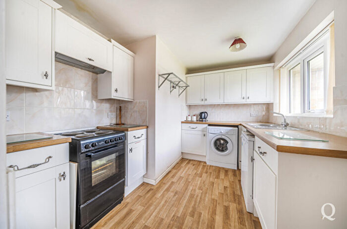 2 Bedroom Bungalow For Sale In Gayhurst Drive, Sittingbourne, Kent, ME10