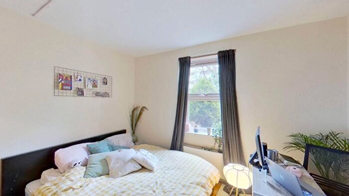 2 Bedroom Flat To Rent In Philpot Street, Whitechapel, London, E1