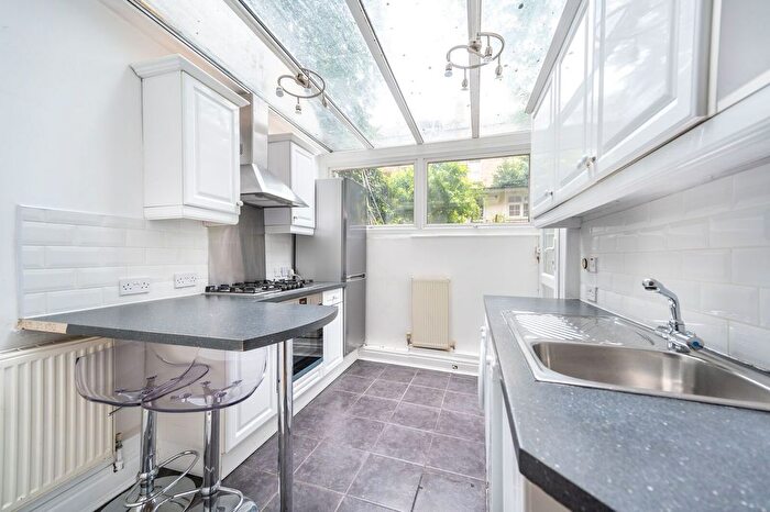 1 Bedroom Flat To Rent In Ladbroke Grove, London, W10