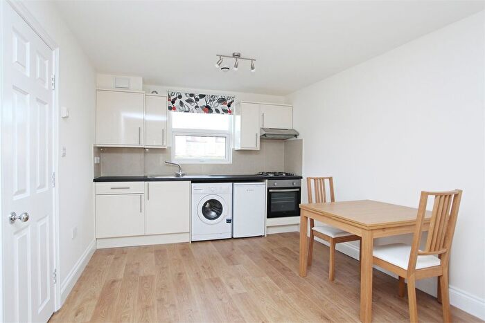 Studio To Rent In Cambridge Grove, London, W6