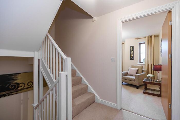 4 Bedroom Town House To Rent In John North Close, High Wycombe, HP11