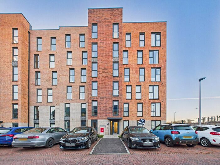 2 Bedroom Flat To Rent In Cunningham Square, Portobello, Edinburgh, EH15