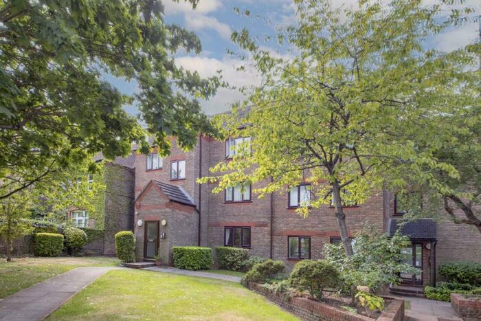 1 Bedroom Flat To Rent In Caroline Close, London, N10