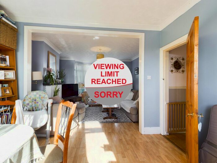 3 Bedroom Semi-Detached House To Rent In Maidenway Road, Paignton, TQ3