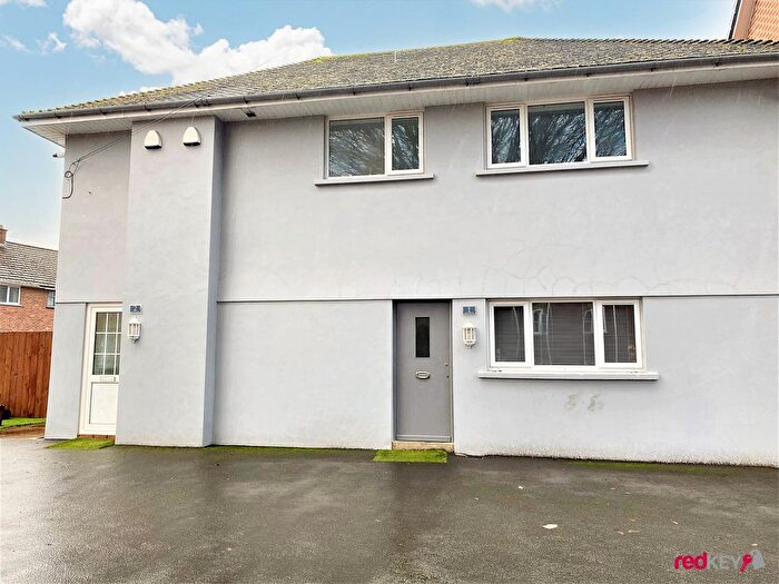 2 Bedroom Flat To Rent In Plasmawr Road, Fairwater, Cardiff, CF5