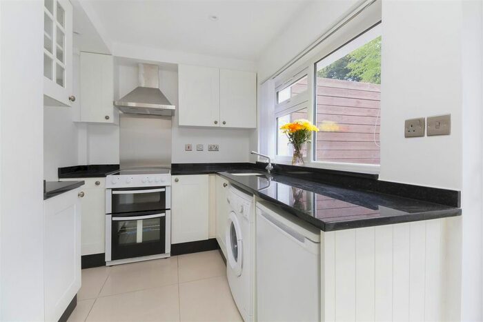 1 Bedroom Flat To Rent In Avondale Road, BR1