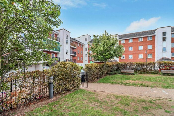 2 Bedroom Flat To Rent In Hermitage Close, London, SE2