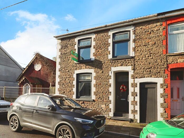 3 Bedroom End Of Terrace House For Sale In Mill Street, Tonyrefail, Porth, CF39
