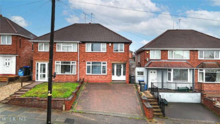 3 Bedroom Semi Detached House For Sale In Langford Avenue, Birmingham, West Midlands, B43