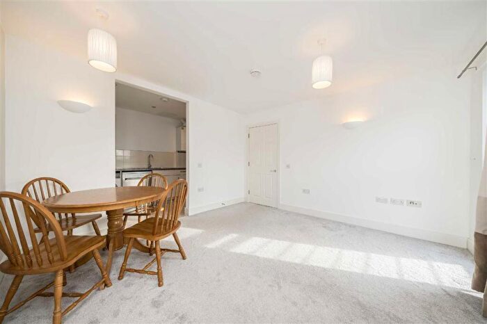 1 Bedroom Flat For Sale In Old Paradise Street, Kennington, SE11