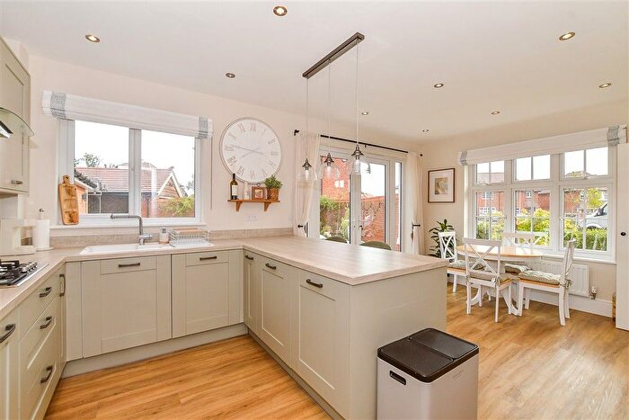 3 Bedroom Detached House For Sale In Great Threads, Staplehurst, Kent, TN12